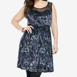💕New Torrid Plus Velvet Floral Dress ❤️